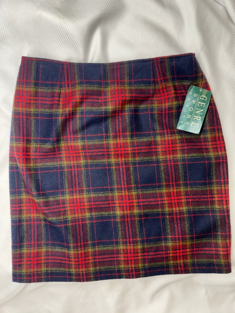 Genre Sport Petite - Red & Navy Plaid Wool Blend Mini Skirt - Size 12